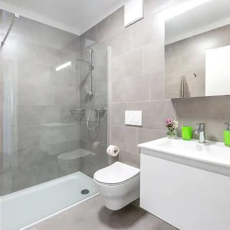 Loctowers A3-4-3 By Interhome